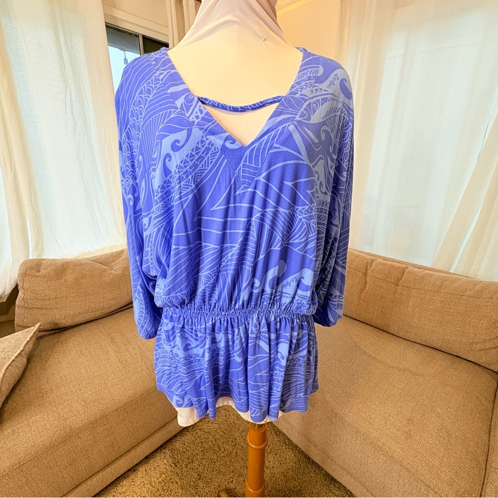 Missing Polynesia Stylish Periwinkle Blue Tribal Wave Design Top